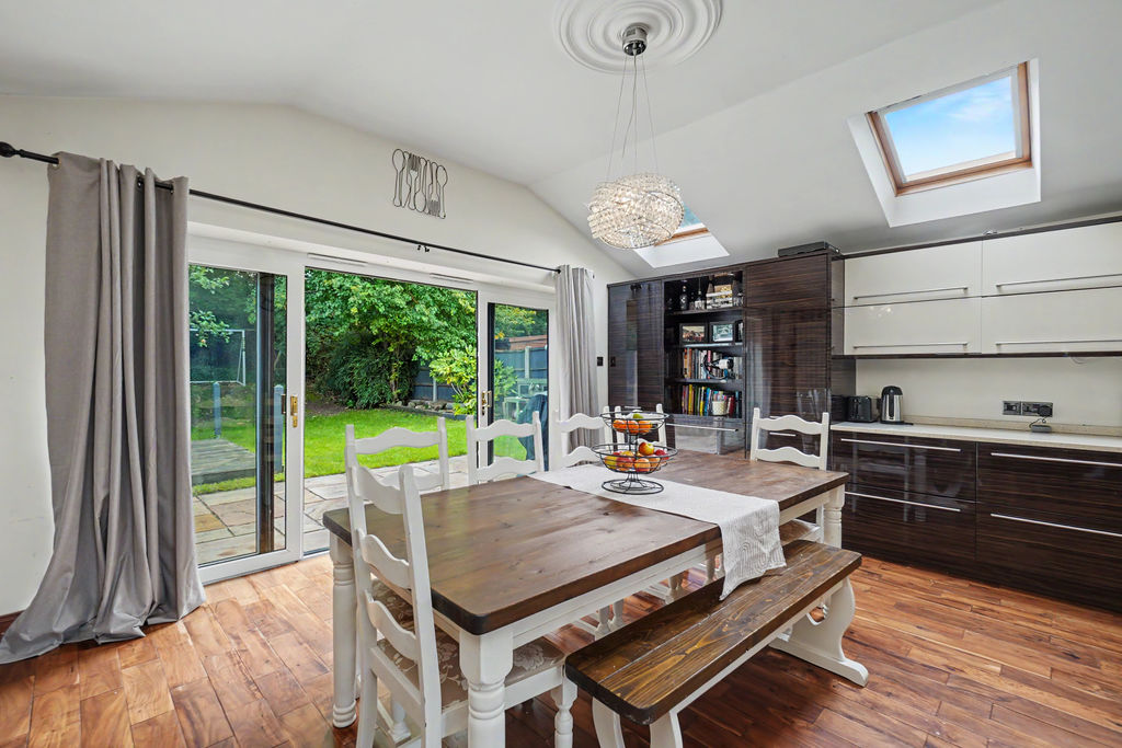 Avondale Road Inkersall